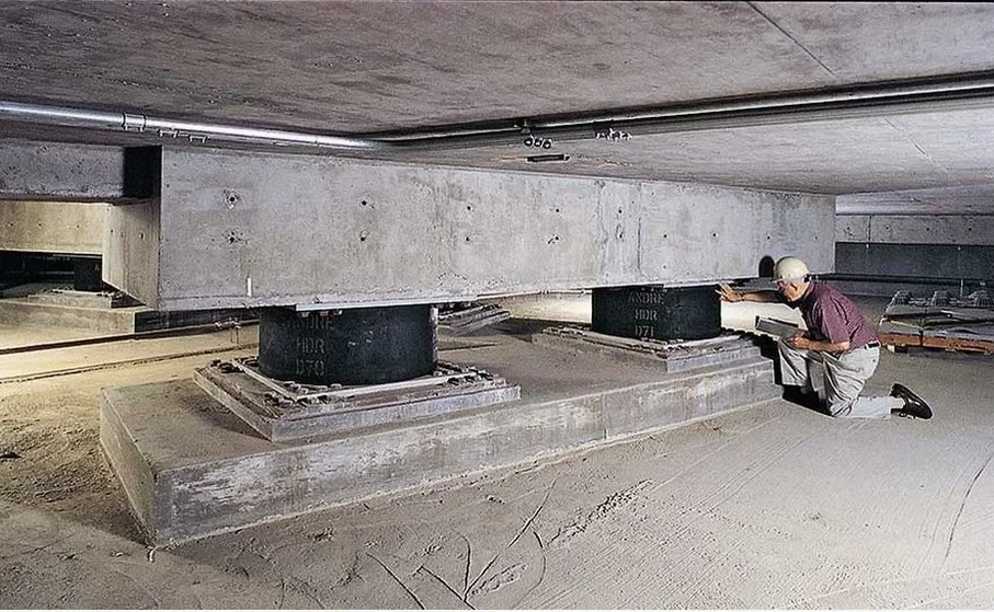 Base Isolation Seismic Design in Mesa: Engineering the Gap Against Arizona Ground Motion